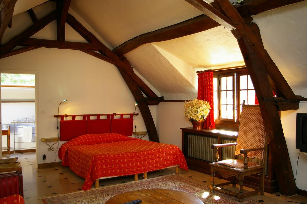 Hostellerie Du Chateau De L'Isle La Croix-en-Touraine Habitación foto
