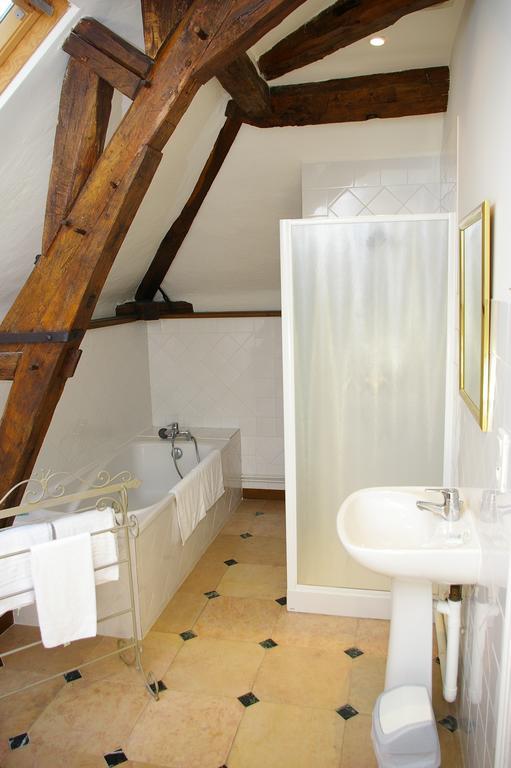 Hostellerie Du Chateau De L'Isle La Croix-en-Touraine Habitación foto